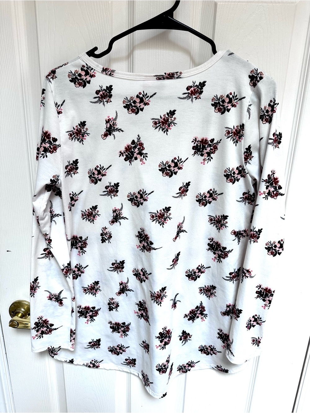 Bundle of Women’s M Long Sleeve Shirts - Picture 6 of 16